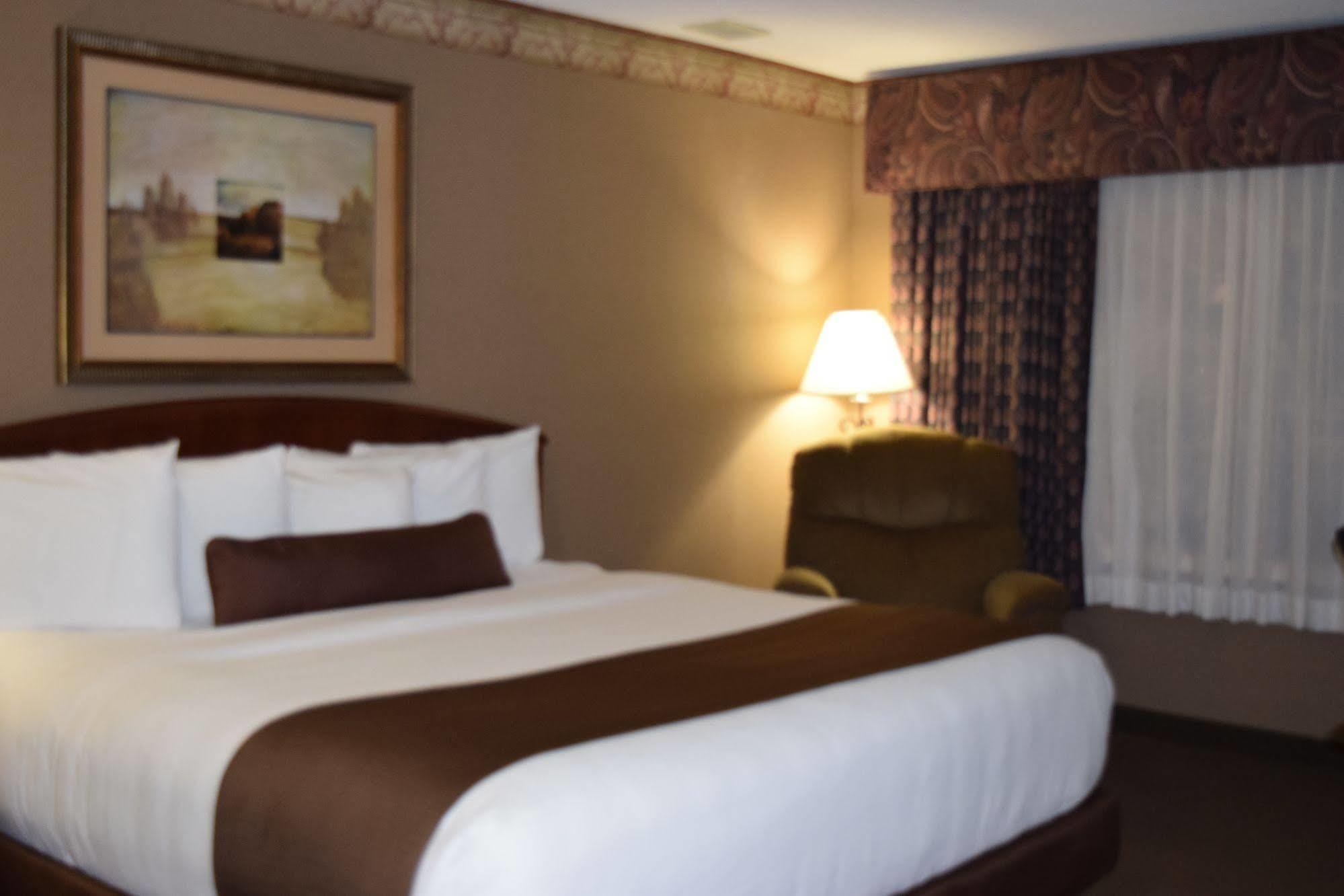 Heartland Inn & Suites, Surestay Collection By Best Western Park Rapids Экстерьер фото